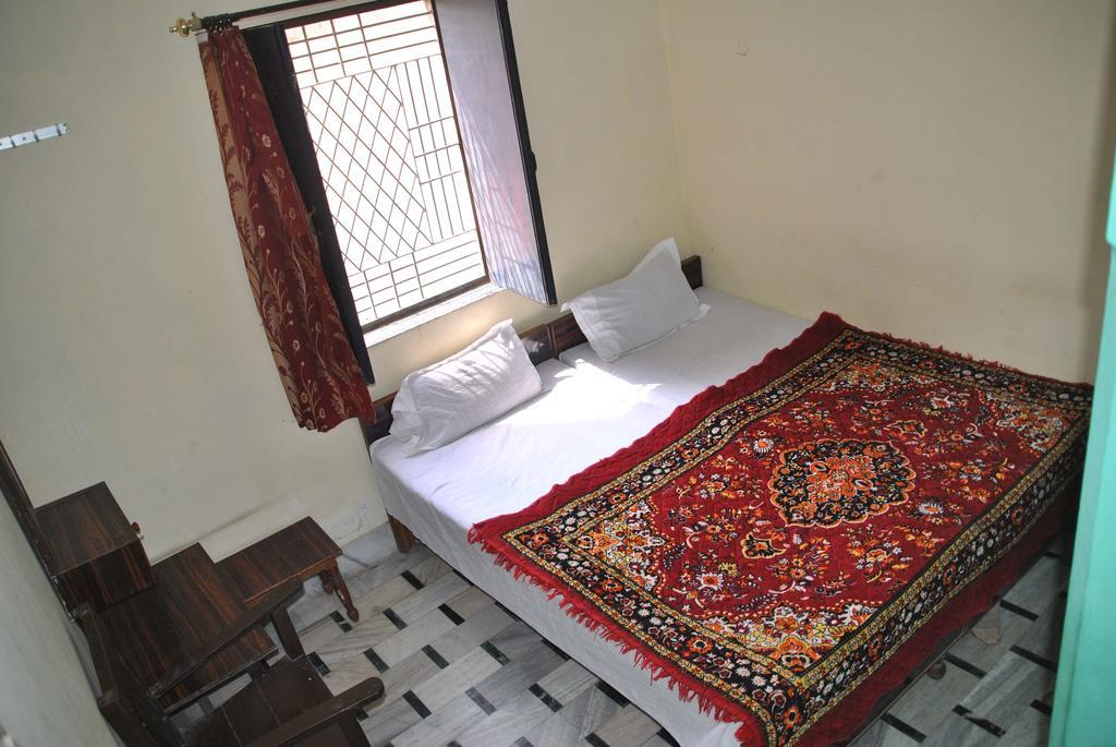 Elvis Guest House Varanasi Værelse billede